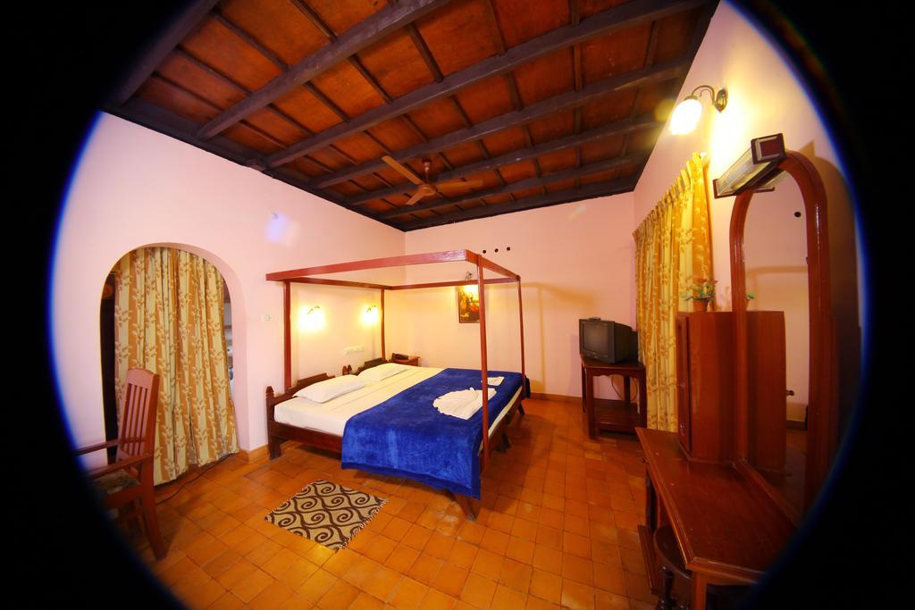 Athreya Ayureveda Centre Kottayam Room photo